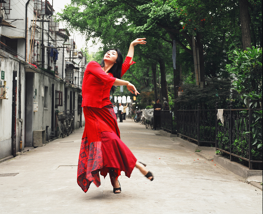 “如果要死，我宁愿死在手术台上”，跨性别者做手术有多难？