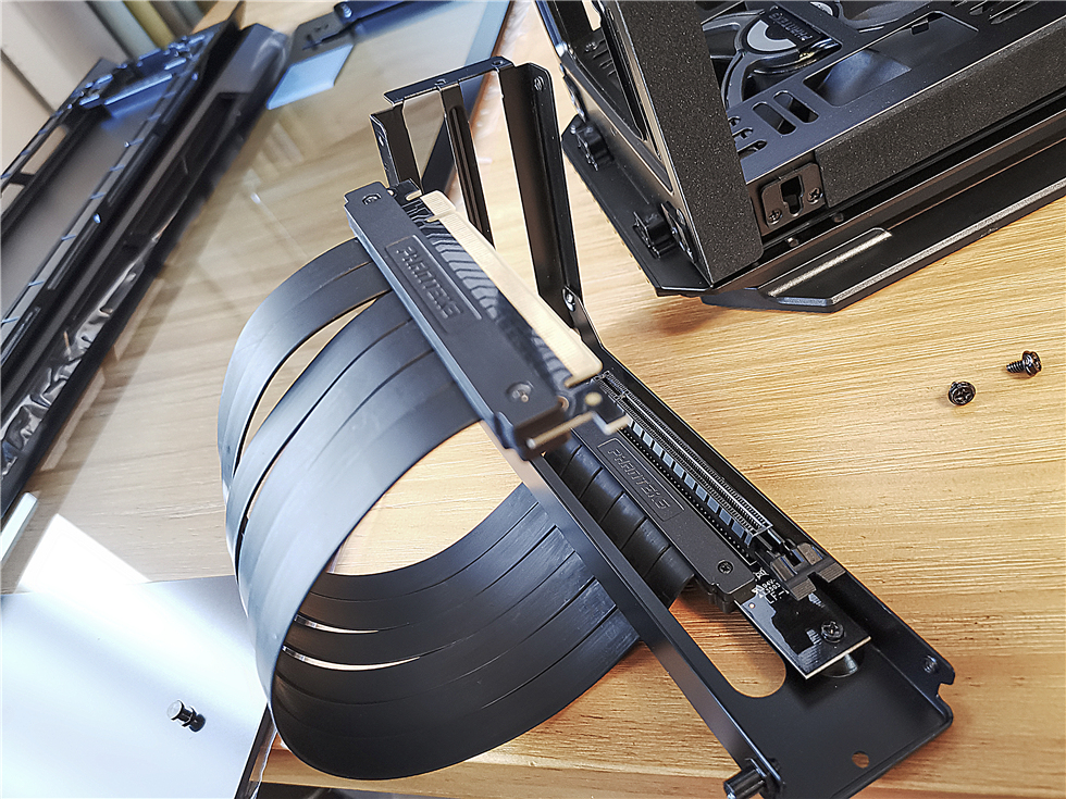 追风者217xe可以装几个硬盘,追风者pk217xe风道解析