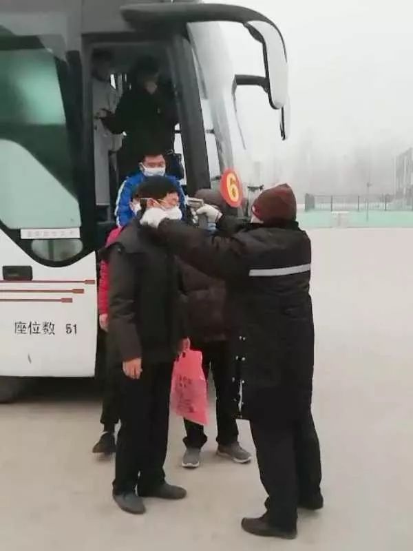 抗击疫情人员责任和担当,抗击疫情坚守岗位责任