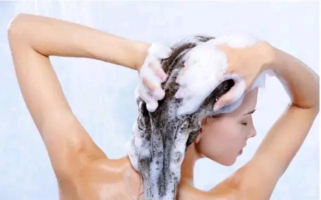 总是头皮屑很多用什么洗发水,头皮屑特别多有什么办法可以解决