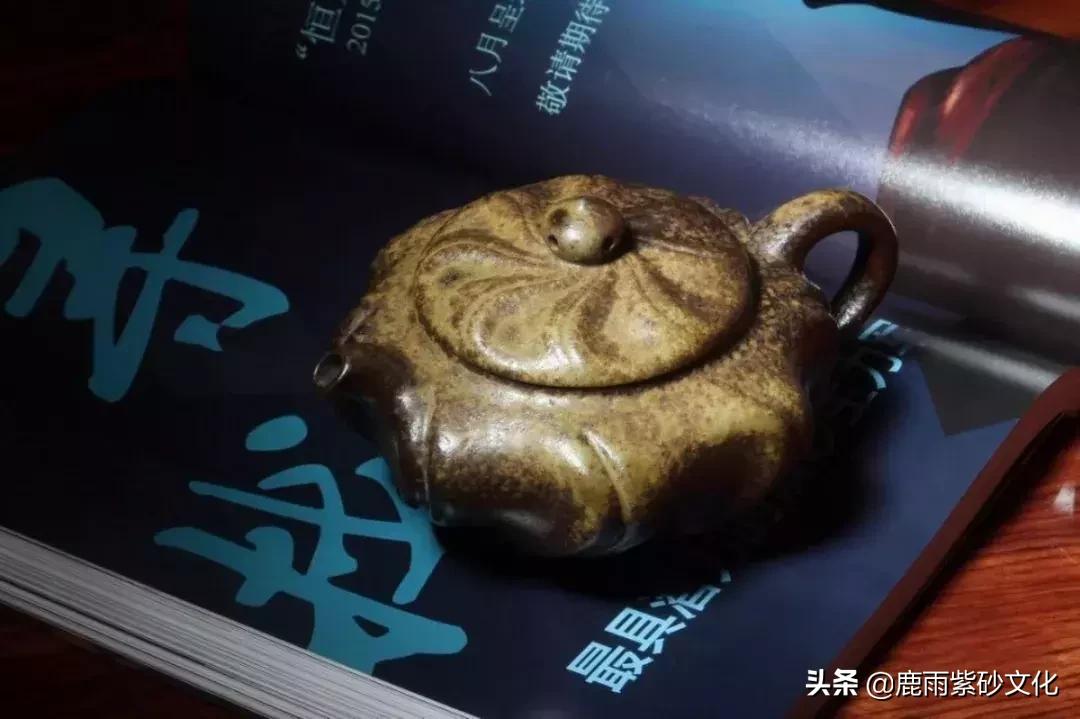 段泥紫砂壶变黑是怎么回事,段泥紫砂壶吐黑后还能用吗