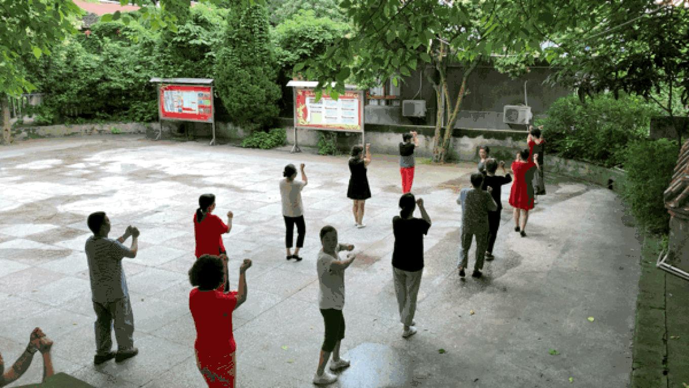 毕赣路边野餐凯里 (毕赣 贵州黔东南凯里)