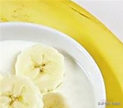 护肤分享小妙招在家自制补水面膜,在家用什么做保湿面膜效果好