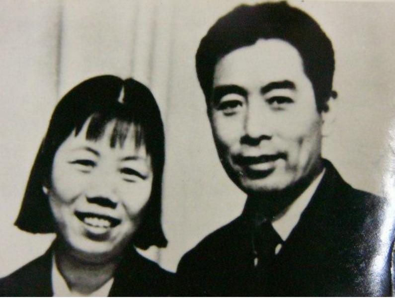 建国后，妇科医生劝*颖超邓**生娃，*颖超邓**思索后，为何说算了吧？