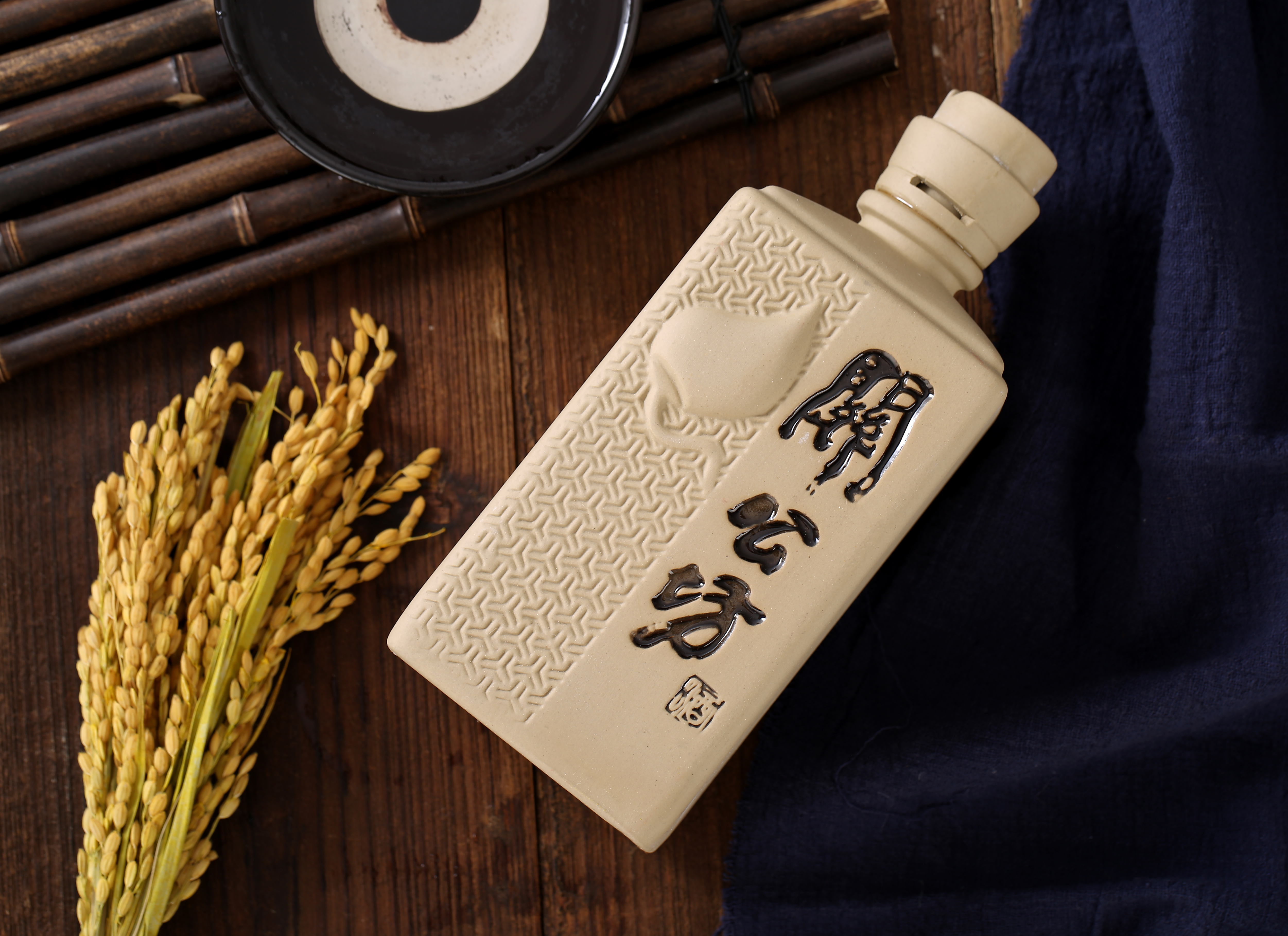 江湖、酒与生活，都流淌在关公坊的弥芳佳酿里