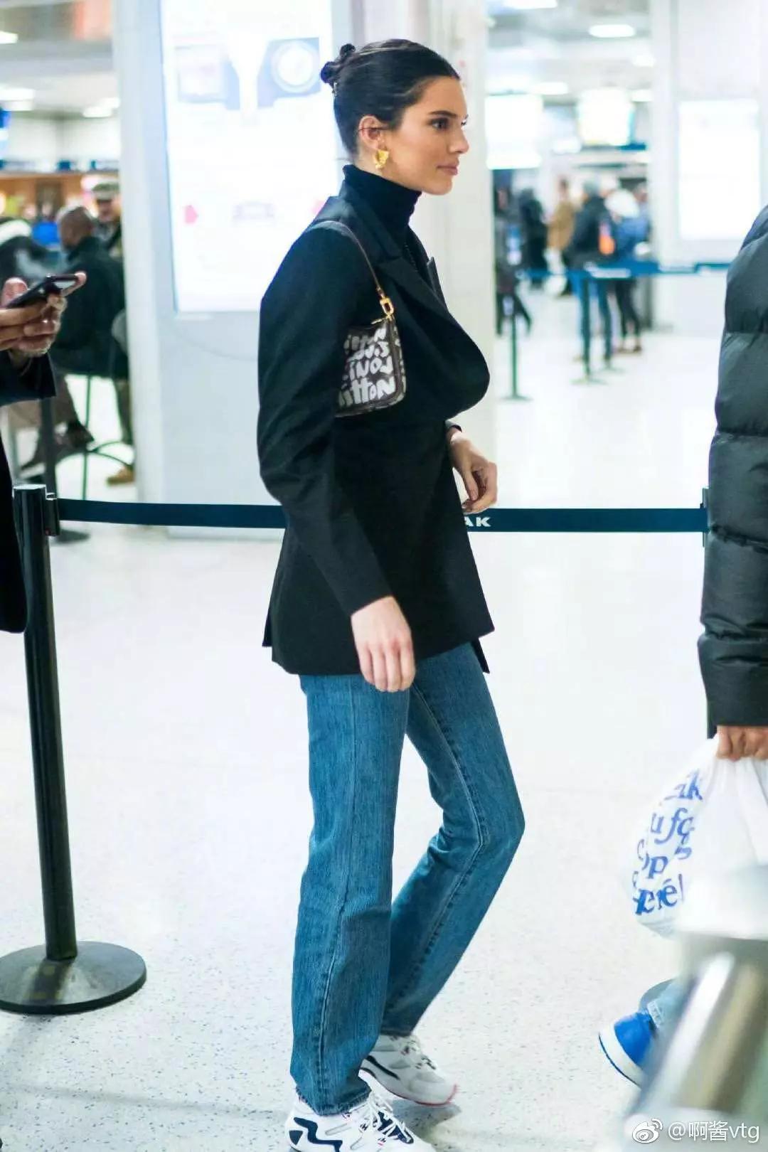 明星背的包包,明星背的罗意威包包