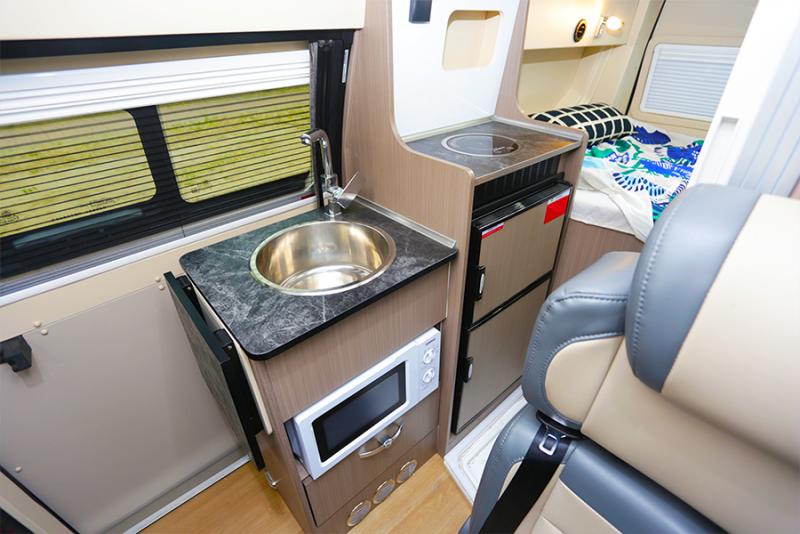 福特新全顺买柴油还是汽油好,宇通新全顺房车b520