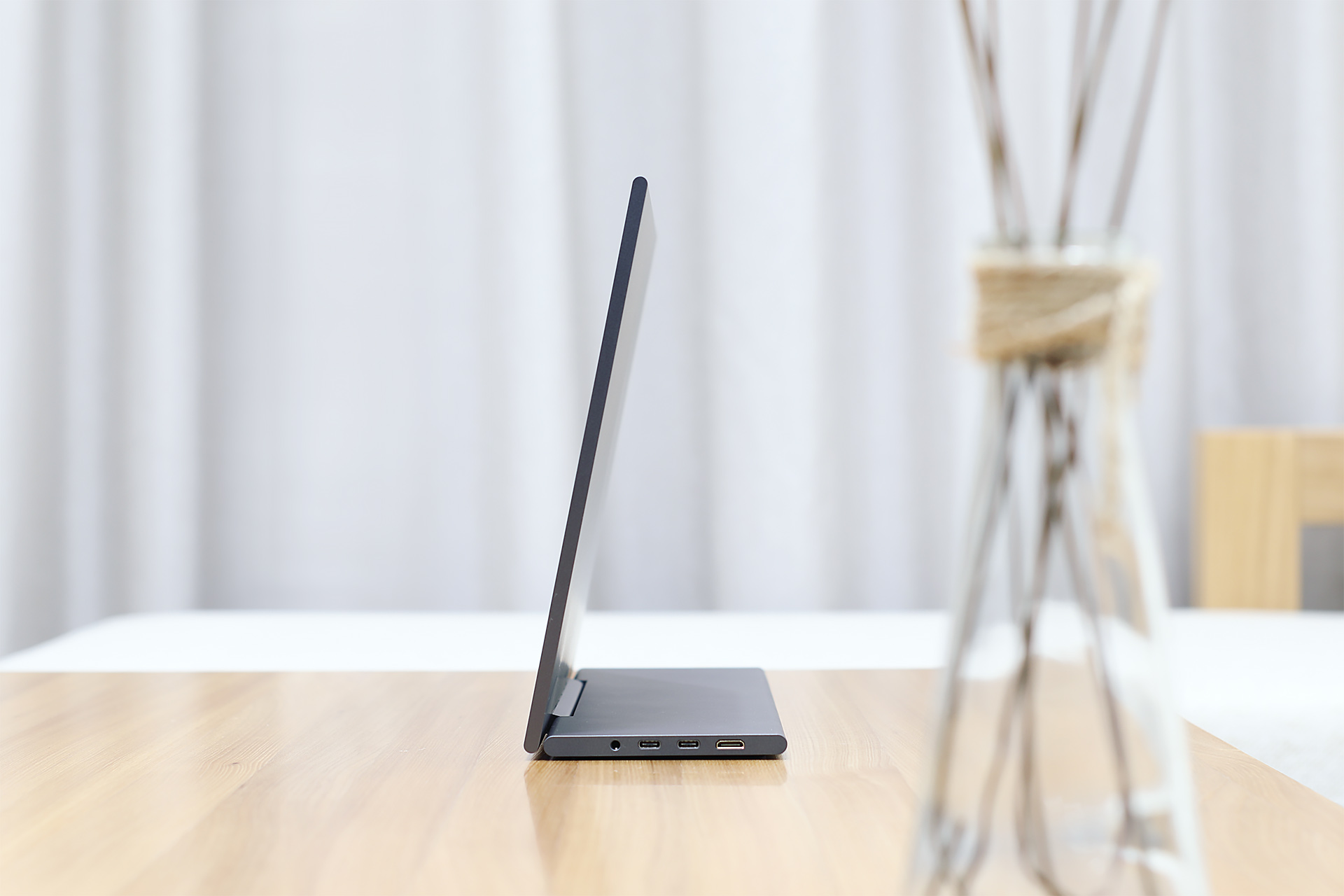 innocn44寸显示器游戏体验,innocn显示器便携