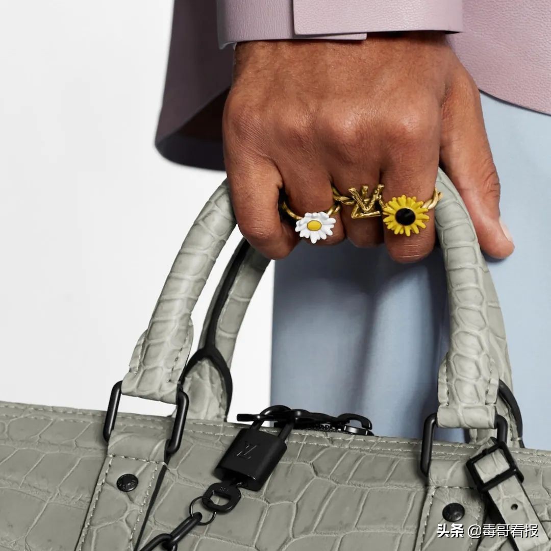 搞定这3类首饰，让你的穿搭脱颖而出