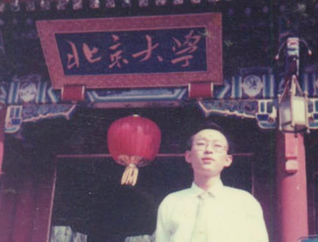 北大才子余杰:自称蒙古人,勾结*华反**势力讨好美国,一切有迹可循