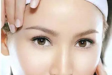 额头饱满怎么修饰,额头饱满且过于突兀