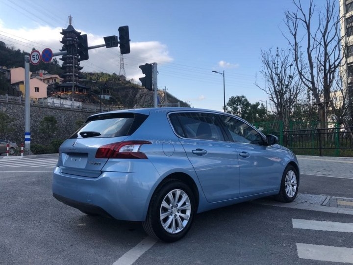 标致308s与高尔夫哪个性价比高,标致308s和高尔夫7对比试驾