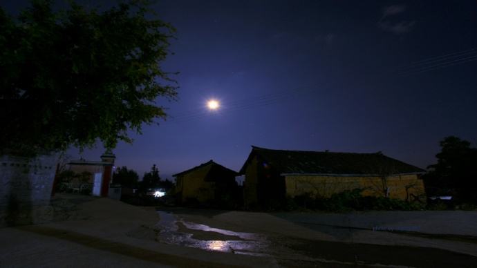 月光下的村庄作文六年级450,六年级上册小说作文月光下的村庄