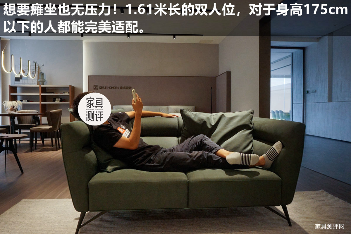 格调沙发哪个系列好用,黑白灰风格沙发搭配暖色沙发