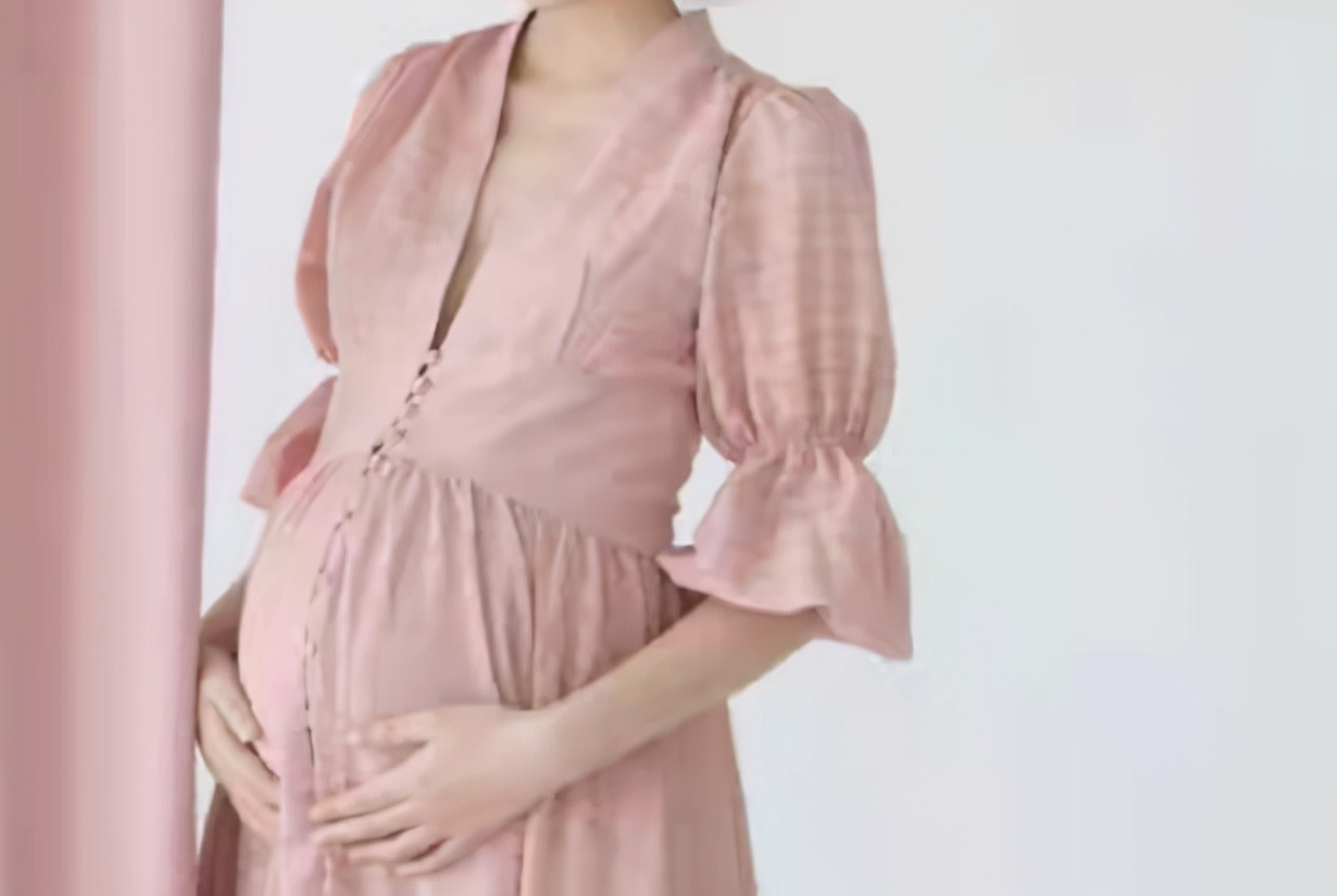 结婚时新娘怀孕要生了新郎不知道,新娘婚礼当天去生娃