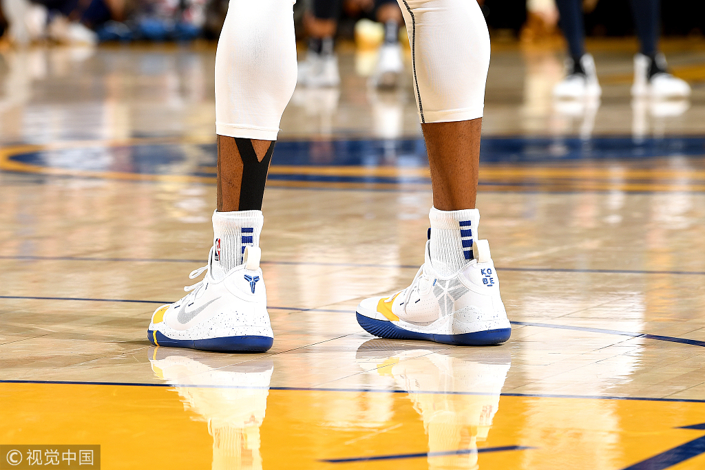 NBA今日球鞋精选:上脚两双联名款!火箭赢了,“鞋王”嗨了