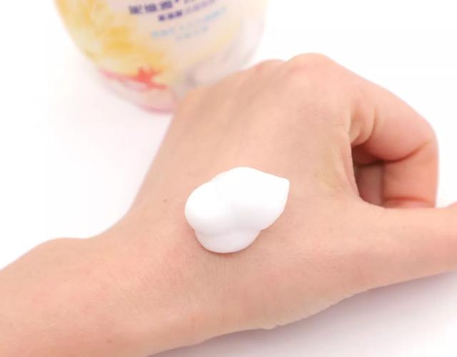 如何选择安全的洗面奶 (洗面奶该怎么选才好)