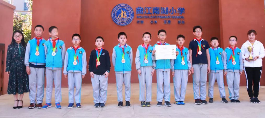 第二届校园足球赛拉开帷幕,曲江新区首届校园足球联赛