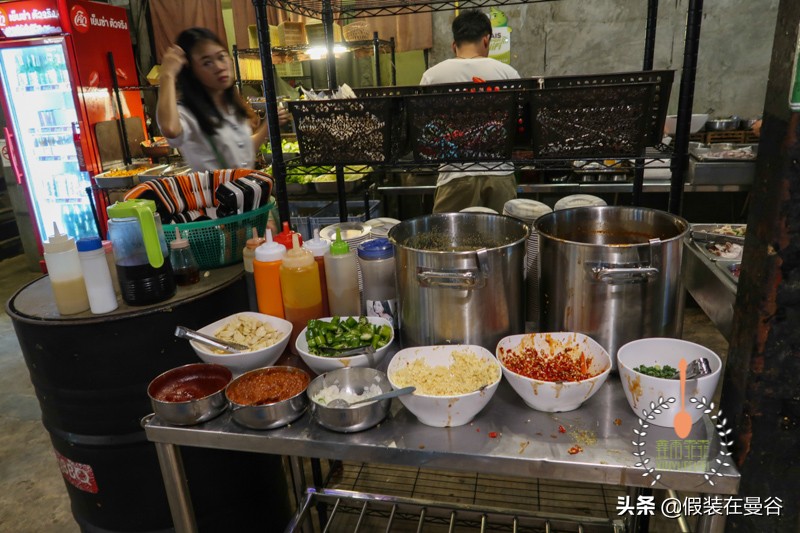 中国小伙在泰国吃海鲜最新,中国男子在泰国吃霸王餐后续