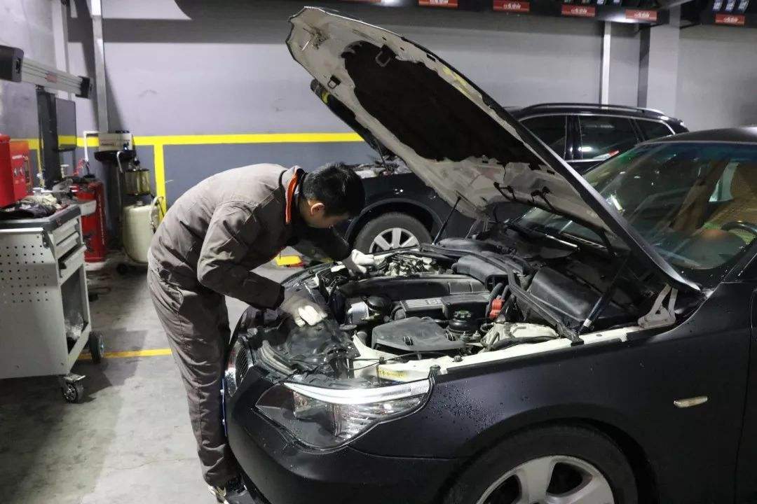 汽车跑多少公里换40的机油,汽车跑多少公里需要更换轮胎