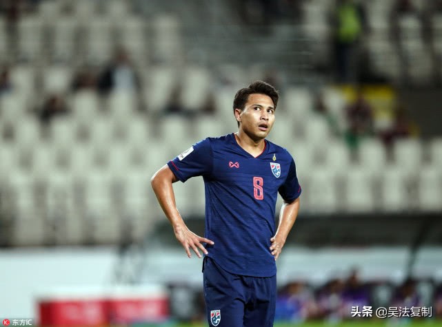 大厨真狂!傲慢的克里斯季宁输了,明天国足再次开启打脸模式