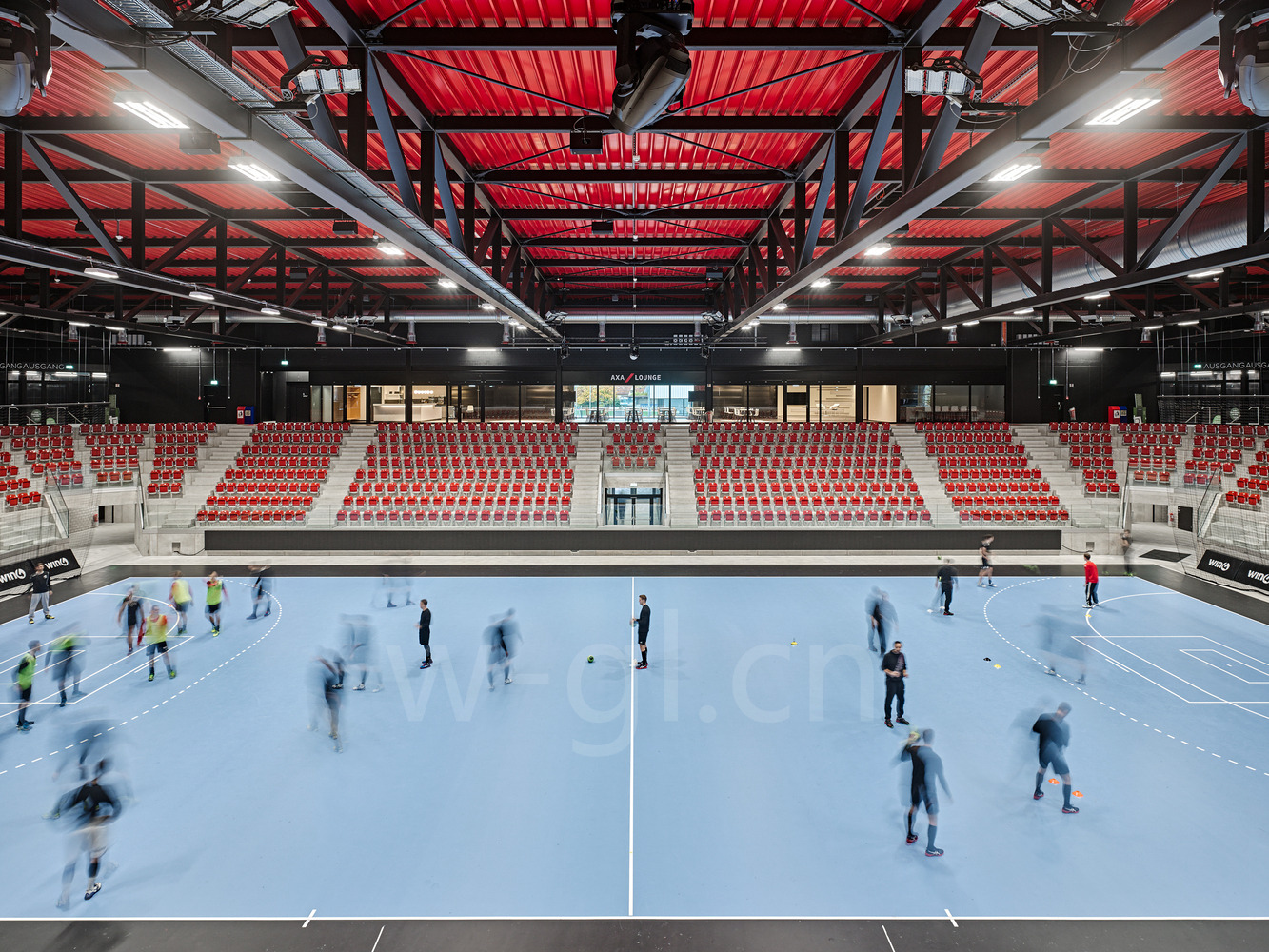 如何挑选球场灯,球场照明灯怎么布置不刺眼