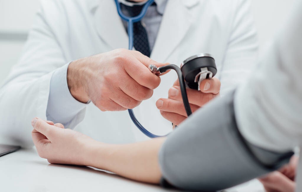 五种治疗高血压药,高血压的5种降压药及禁忌症