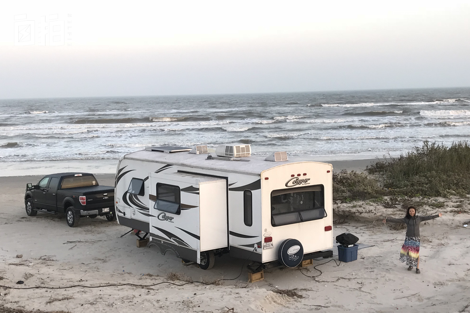 东北女大学生留学加拿大开挖掘机,在加拿大开挖掘机