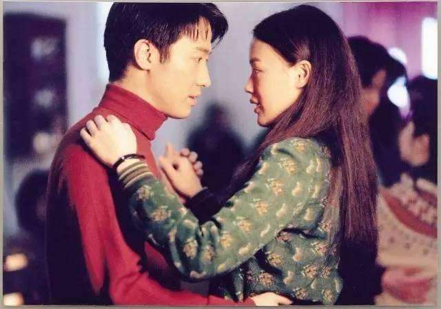 性感女神舒淇情史混乱，因拍大尺度片遭男方家长嫌弃终遇老实人