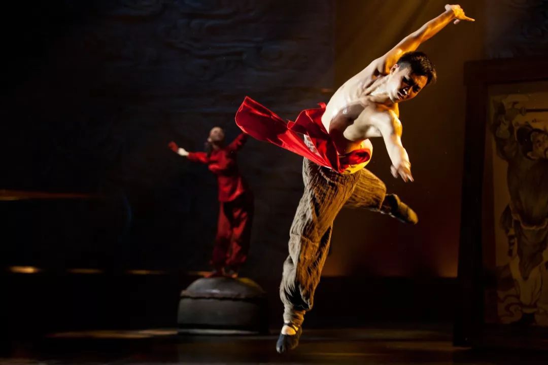 《丰乳肥臀》:鲁璇儿水性杨花,女儿们自由恋爱,结局却殊途同归