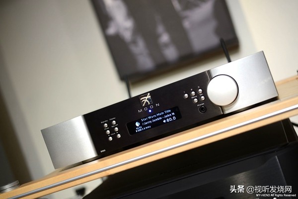 很强大!只要配上后级就OK:Moon390串流*放播**器/前级