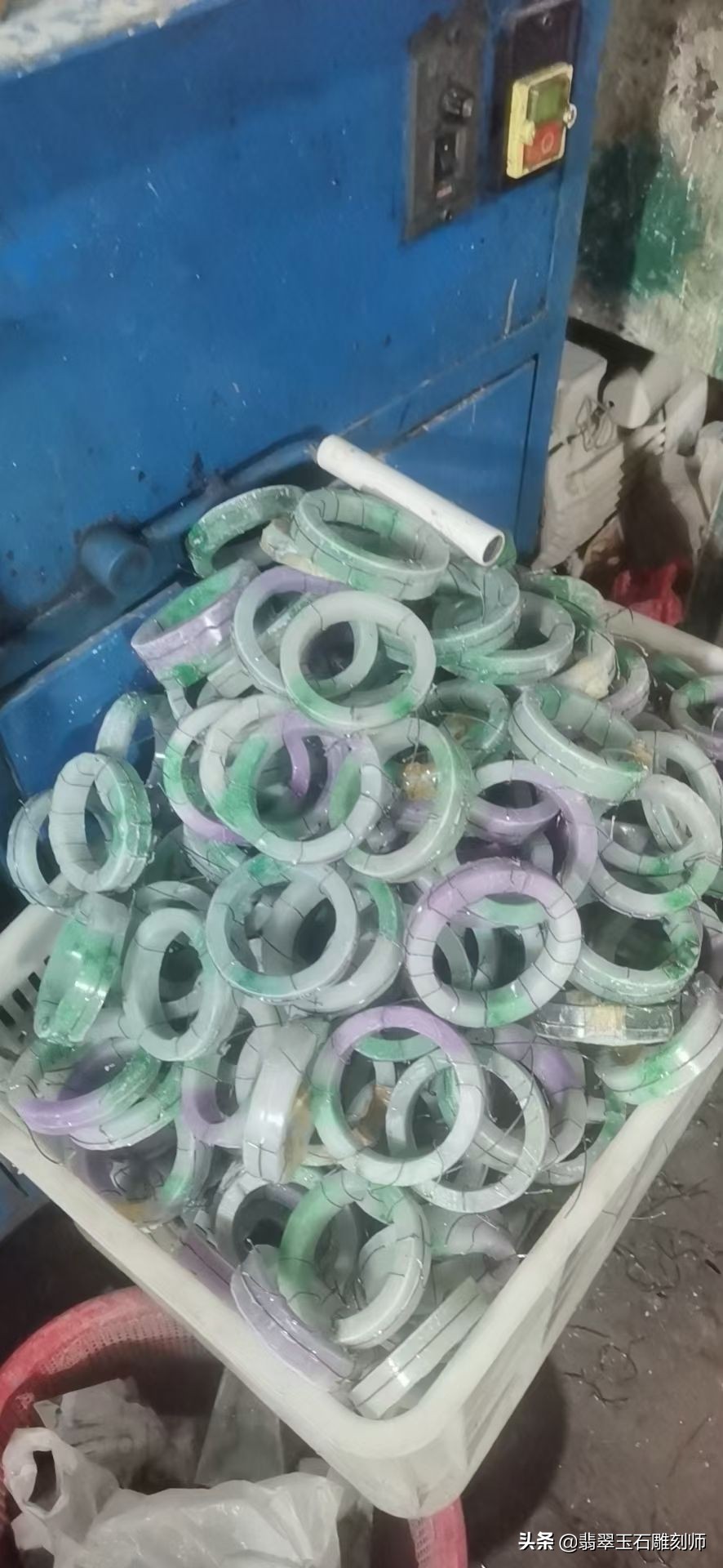 最便宜的翡翠手镯品种,绿货捡漏翡翠手镯