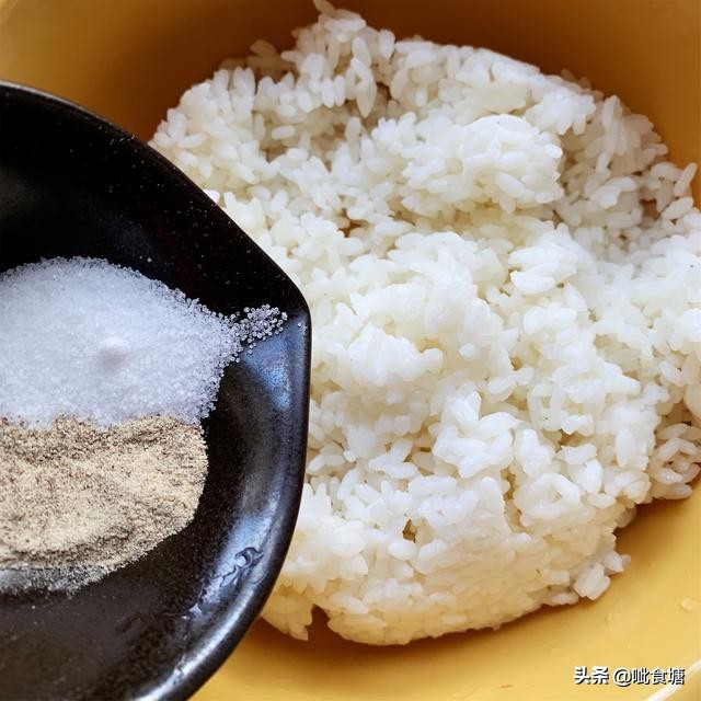 剩米饭别炒蛋做成锅巴香晕了,剩米饭不要扔的小妙招