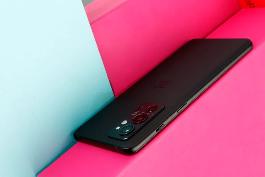 忠诚僚机作用,玩机报告一加9r缺点