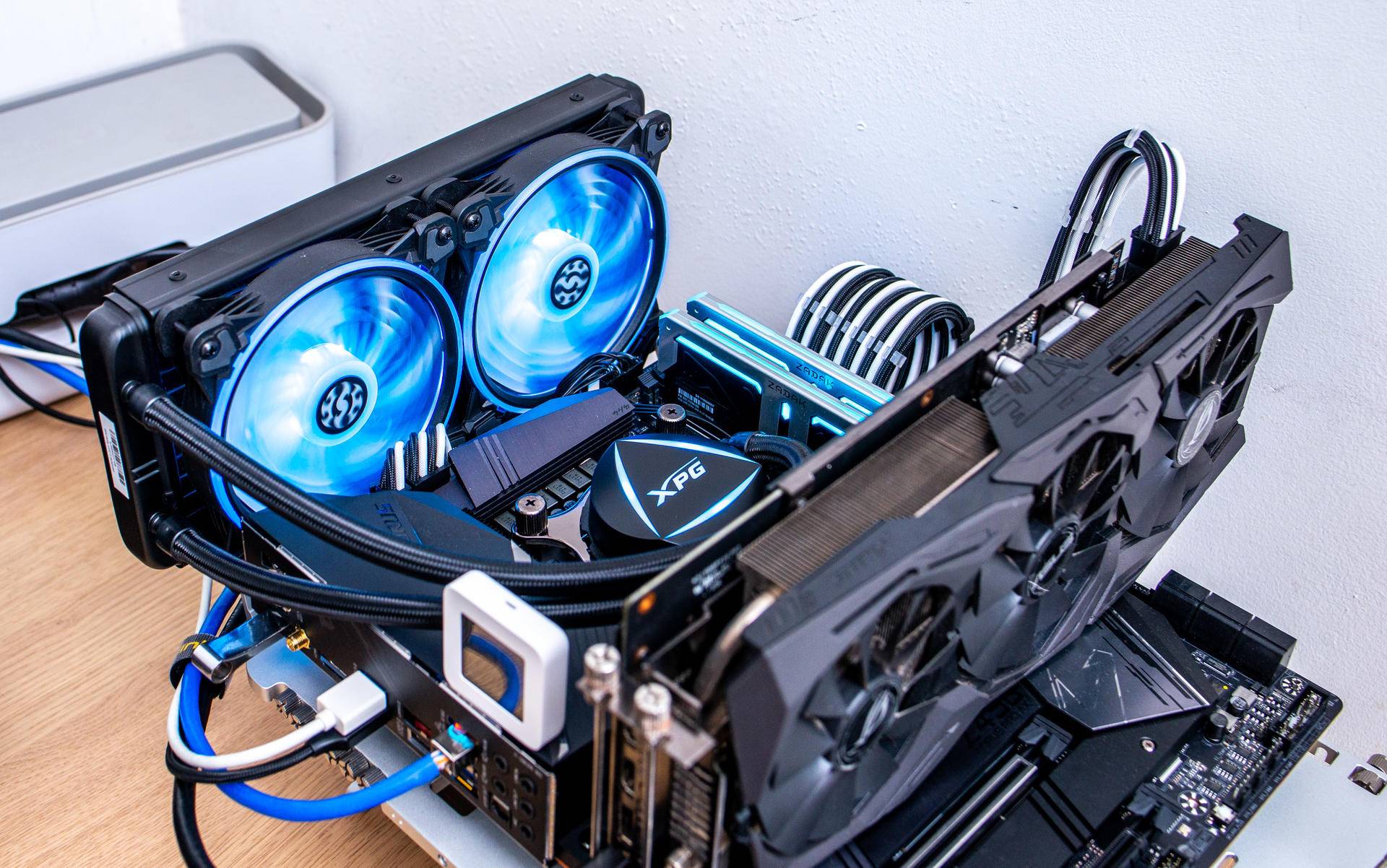 威刚一体式水冷测评,可以畅快玩游戏的笔记本电脑