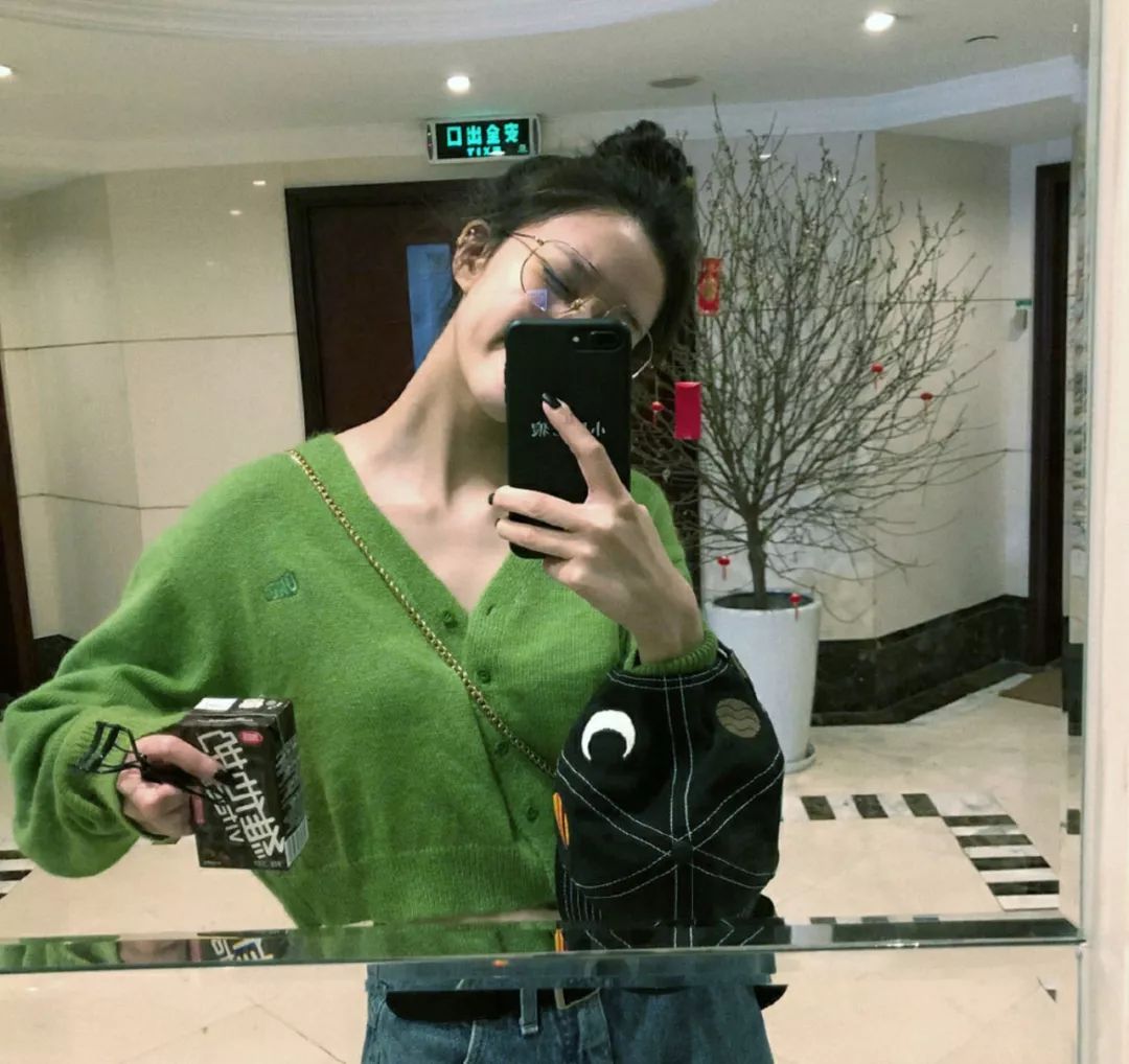 宋妍霏阿迪达斯丝带鞋,宋妍霏阿迪达斯鞋子