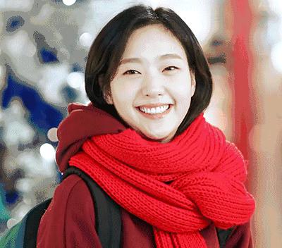 戚薇老态尽显,戚薇和关晓彤站在一起