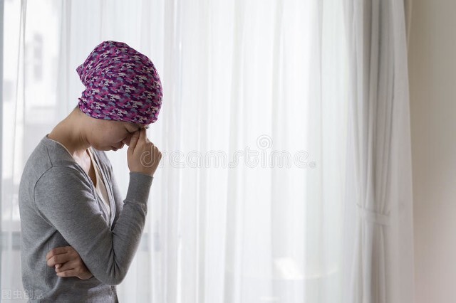 55岁女子受不明原因腹痛20年,50岁女人腹部有点隐痛持续很多天