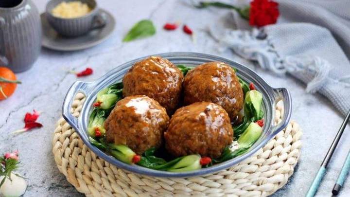 怎么调四喜丸子好吃又嫩,四喜丸子饭店大厨做法