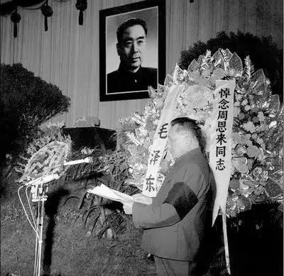 今天他115岁了，*小平邓**人生的40个瞬间