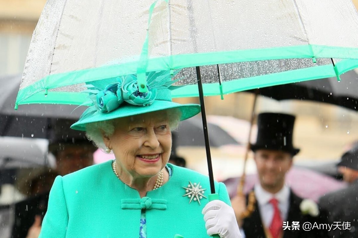 伊丽莎白女王教程,伊丽莎白二世女王年轻穿衣风格