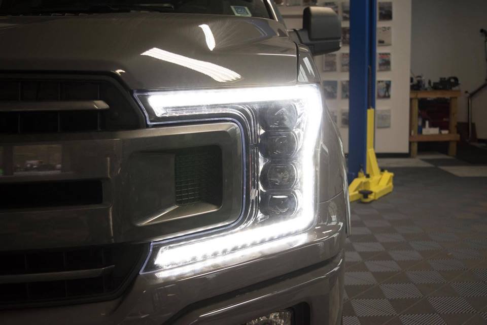 福特f1502021款街拍,雷神猛禽f150黑色