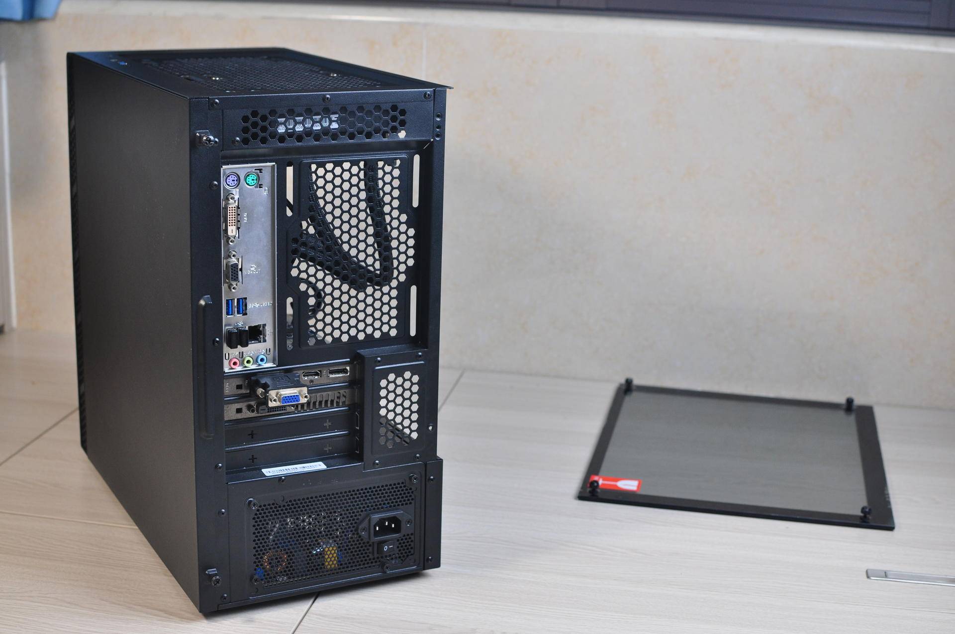 全靠图纸和客服加度娘,小白也能装电脑