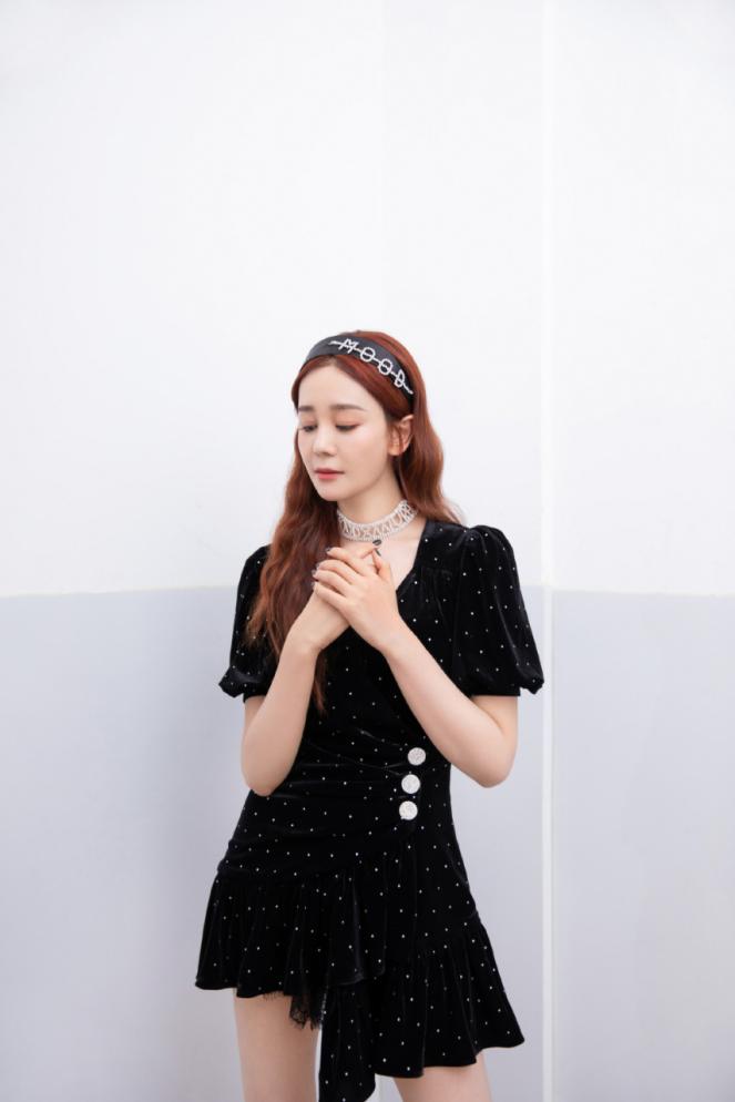 海陆好身材穿什么裙子 (海陆荷叶丝绒连衣裙)