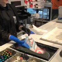 当初忍痛买的万元球鞋，被你们说拆就拆，你有想过我的感受吗？