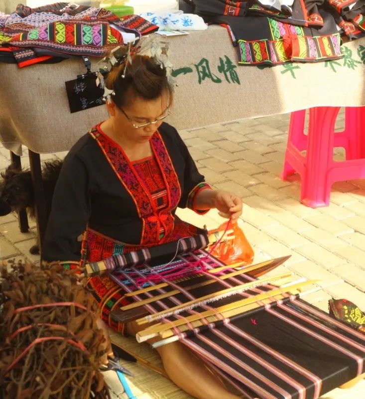 昌江梨花里视频完整版 (昌江王下乡黎花里自驾游攻略)