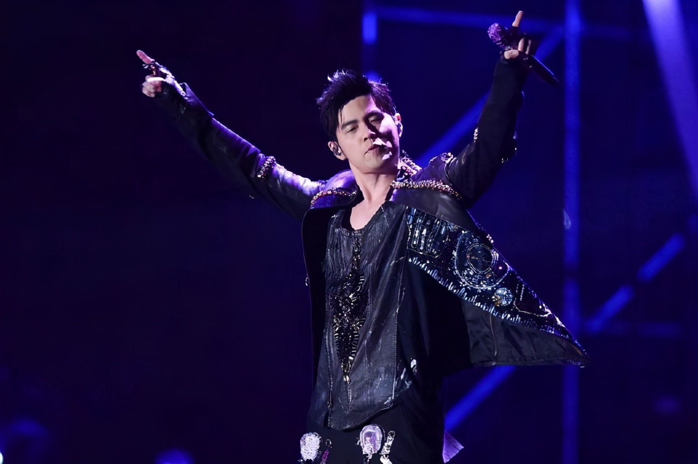 40岁的周杰伦还能重回巅峰吗,周杰伦说现在无法超越以前的他