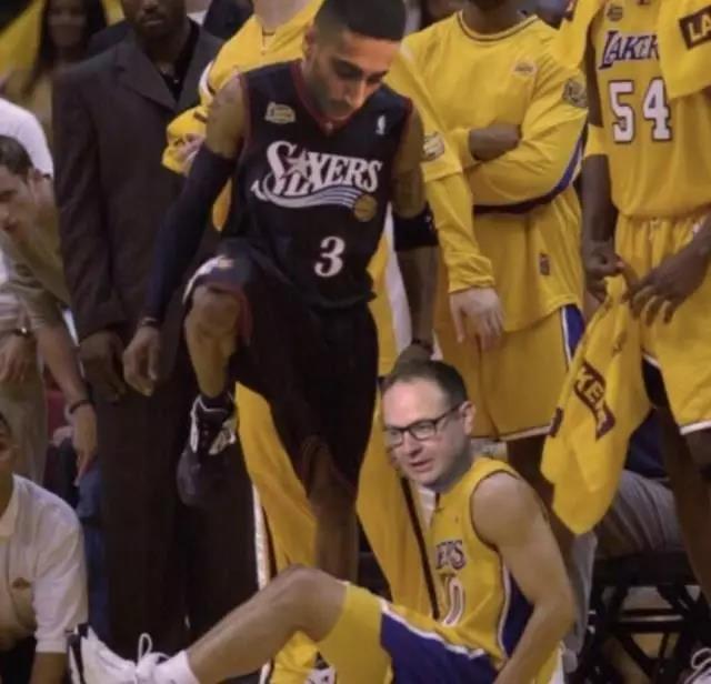 名记Woj谈欧文,名记Woj谈文班亚马