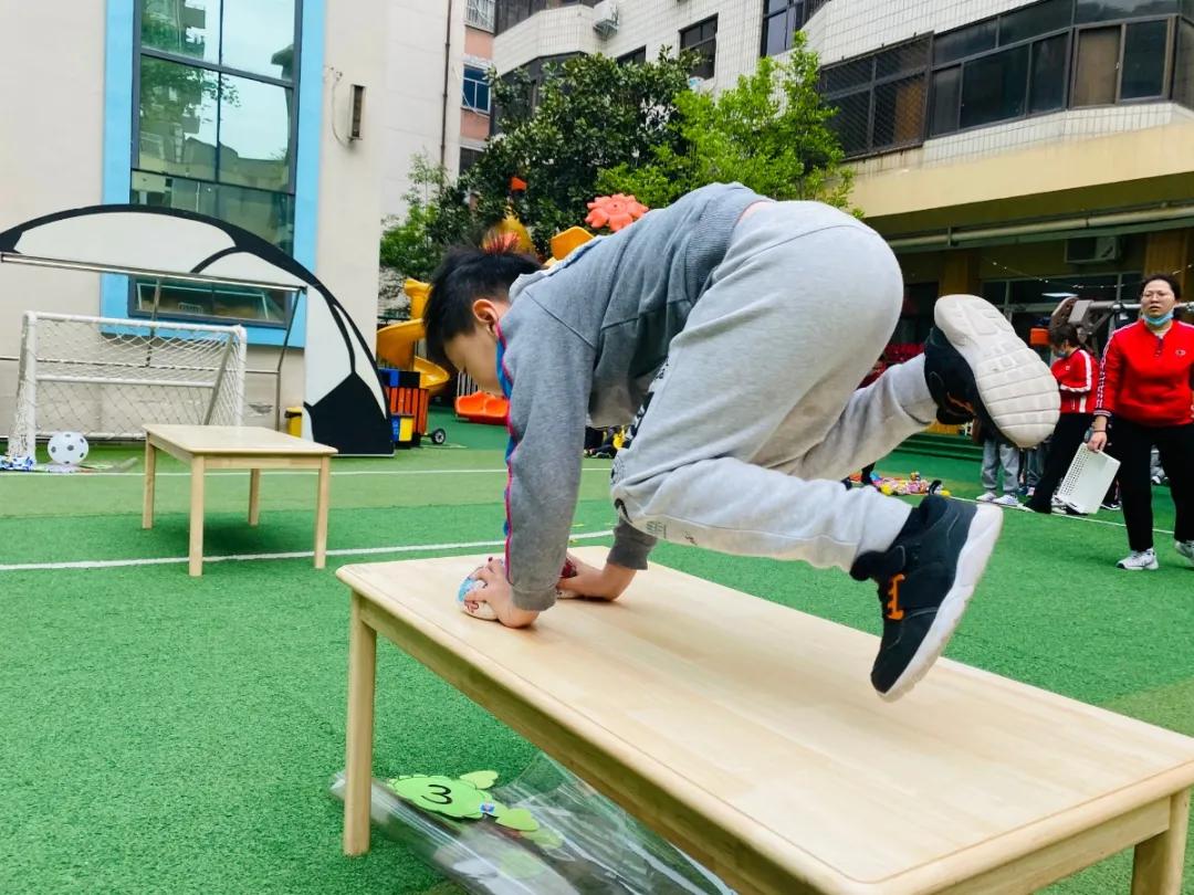 幼儿园足球嘉年华足球比赛视频,幼儿园足球主题游园活动