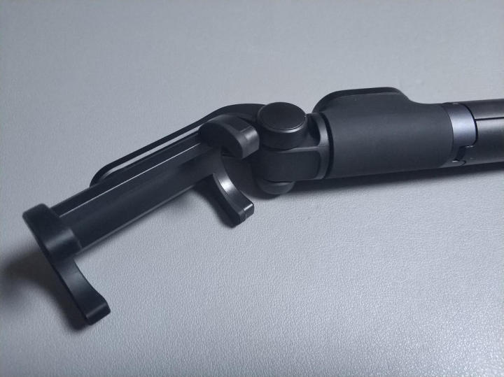 带遥控自拍支架最新款拍摄神器,便携自拍杆神器